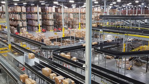 Large distribution center with Warehouse Execution System